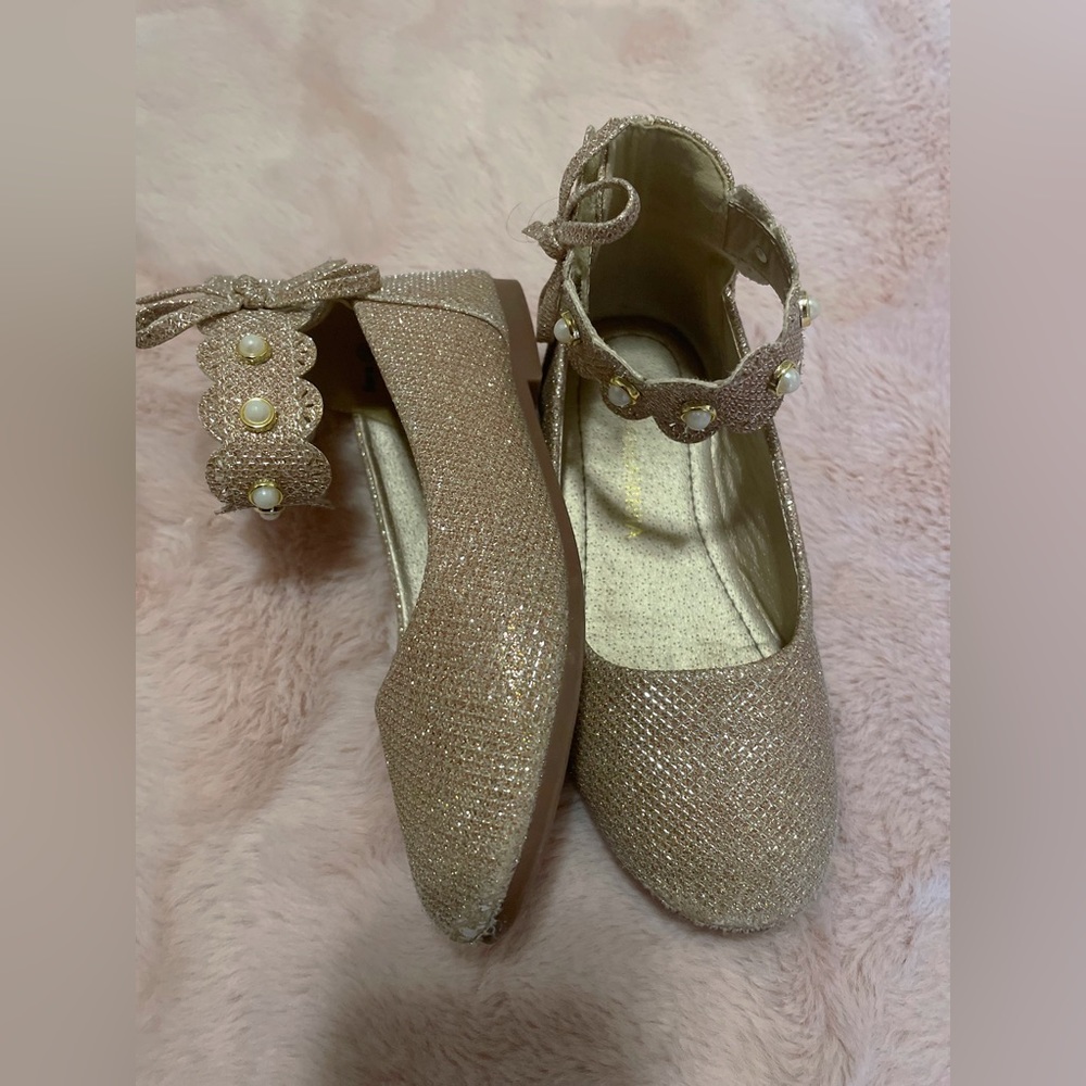Toddler Girls Gold Flats - Picture 3 of 5